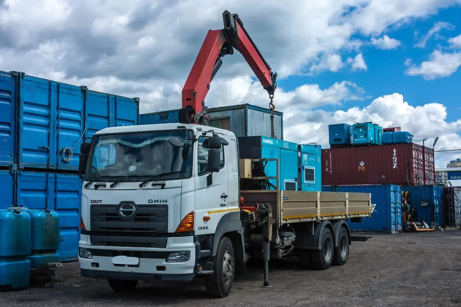 Аренда манипулятора HINO