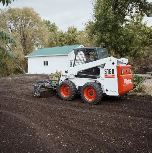 Аренда мини-погрузчика Bobcat S160