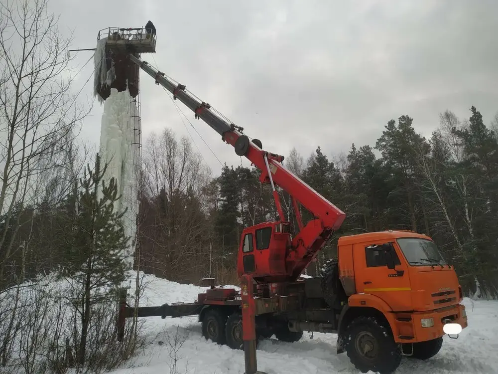 Аренда автовышки Камаз вездеход с раскладной люлькой