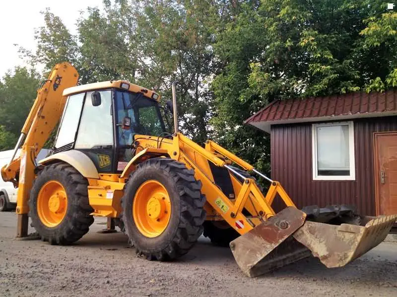 Аренда экскаватора-погрузчика JCB 4СХ, равноколесный