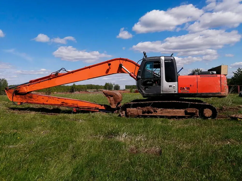 Аренда гусеничного экскаватора с длинной стрелой HITACHI 200