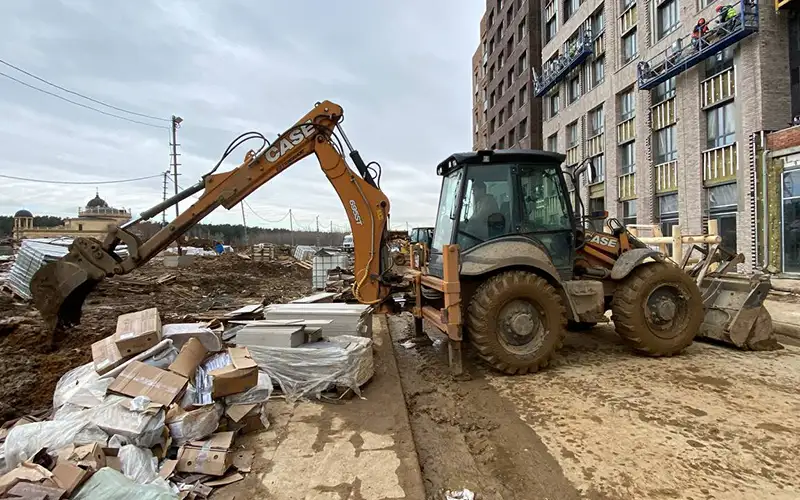 Аренда экскаватора-погрузчика Case 695 ST с вилами