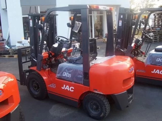 Аренда вилочного погрузчика JAC CPCD15